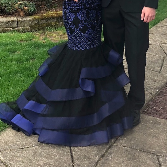 Prom dress. - Picture 2 of 2